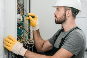 شركة فحص الكابلات الكهربائية للفلل