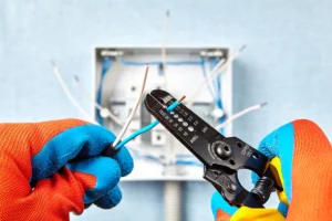 فحص عازلية الكابلات الكهربائية