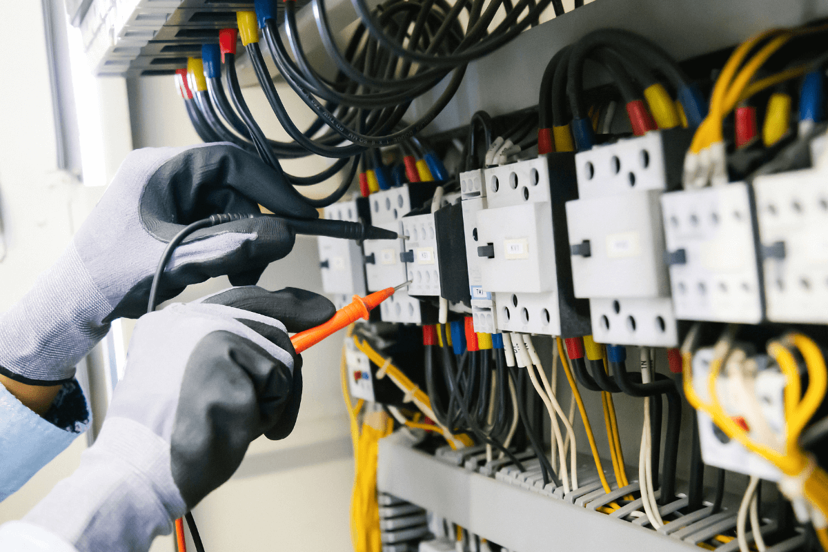 خدمات أفضل شركات صيانة كهرباء في الرياض