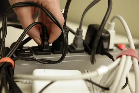 جهاز مراقبة استهلاك الكهرباء بالرياض