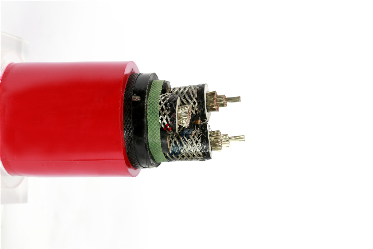 فحص الكابلات الكهربائية